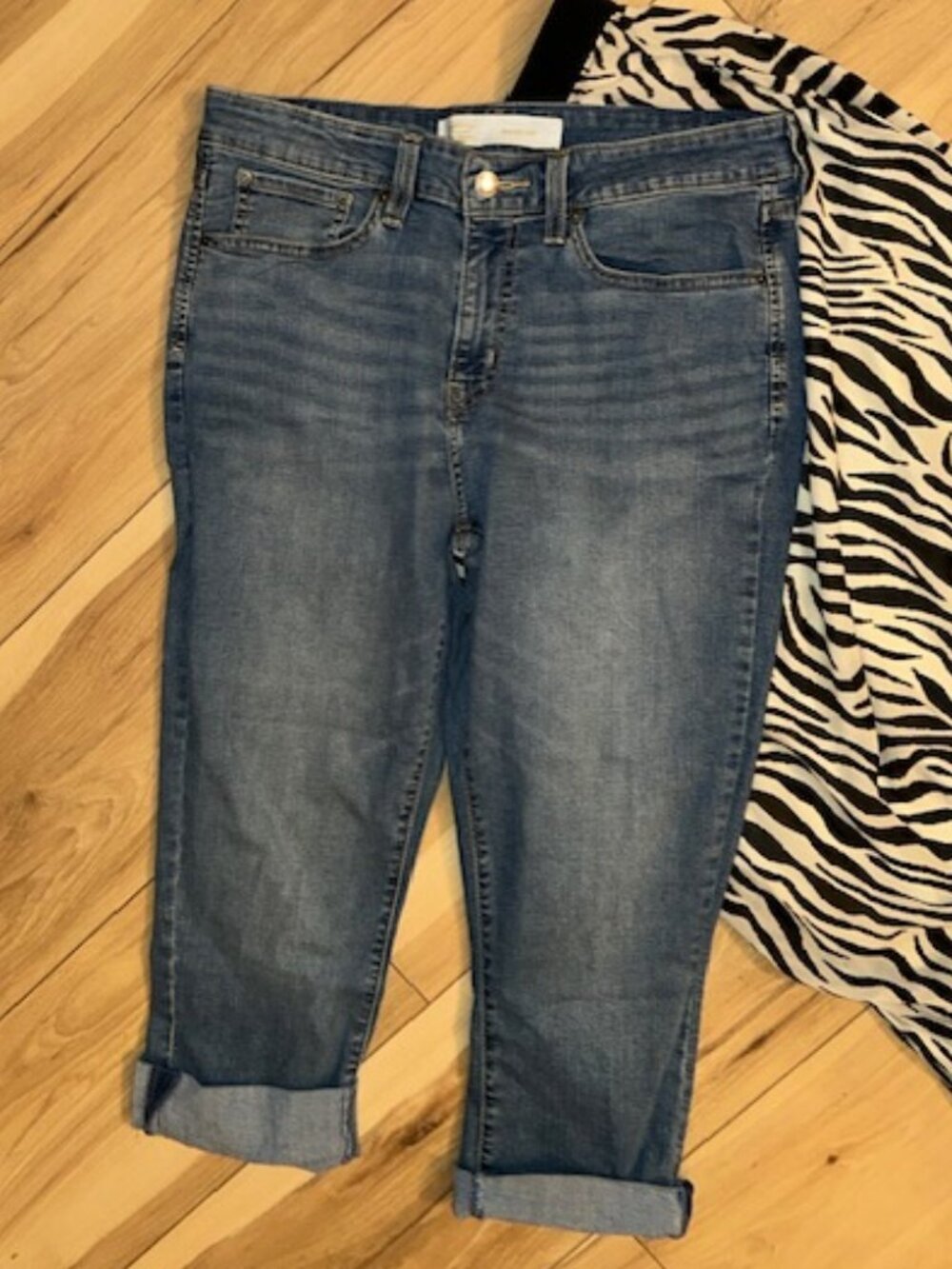 Levis size 12 capri mid rise womens blue denim jeans pants capris twelve